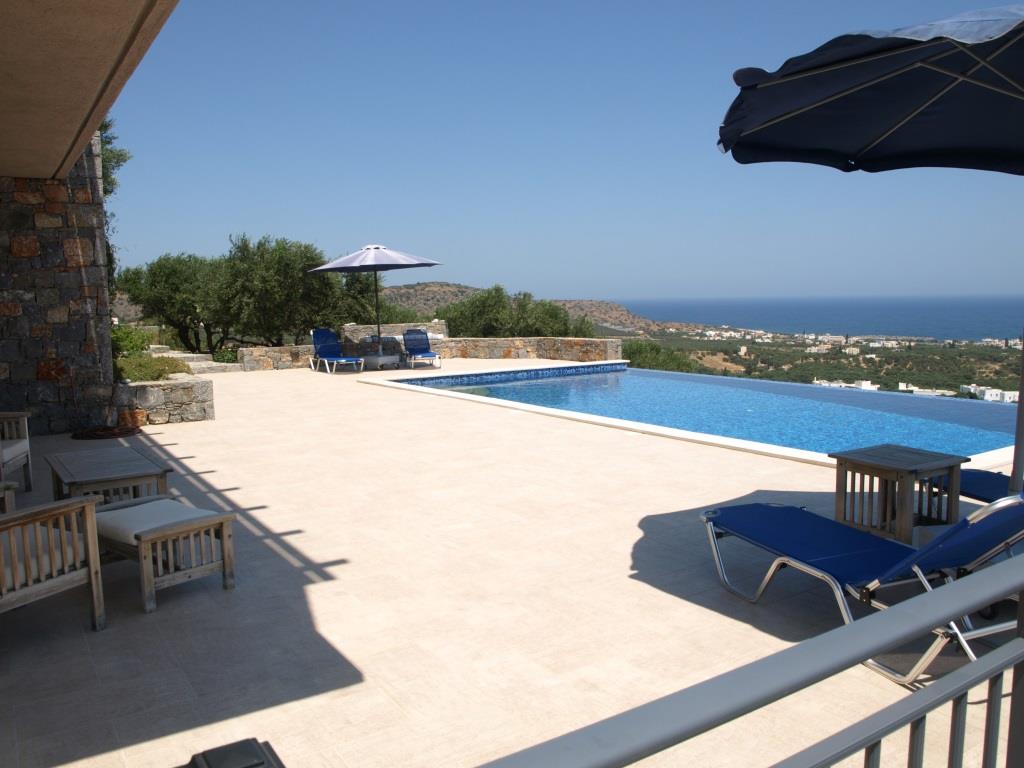 Spacious Modern Villa. Pool. Sea Views
