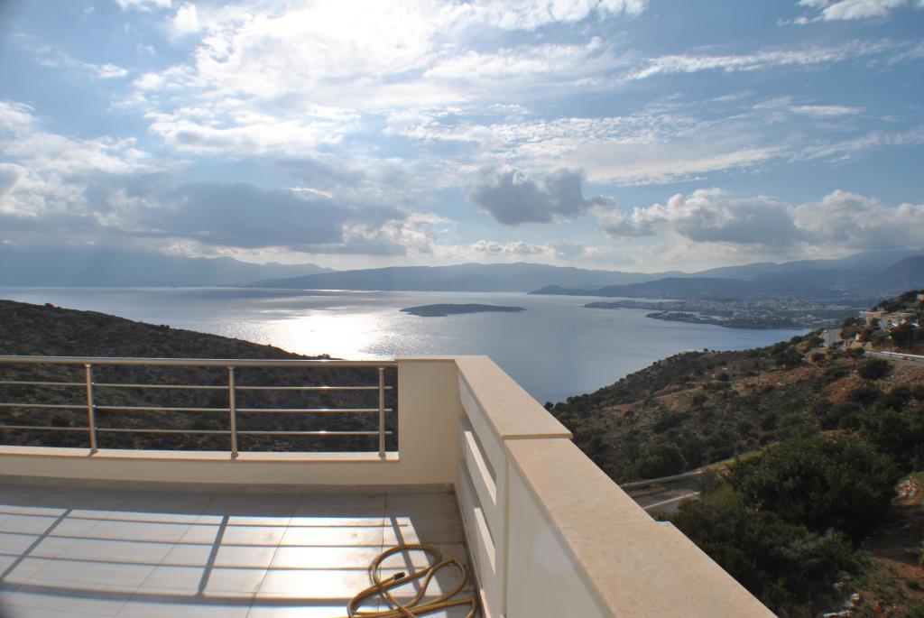 4 Bedroom Detached Villa. Outstanding Sea Views